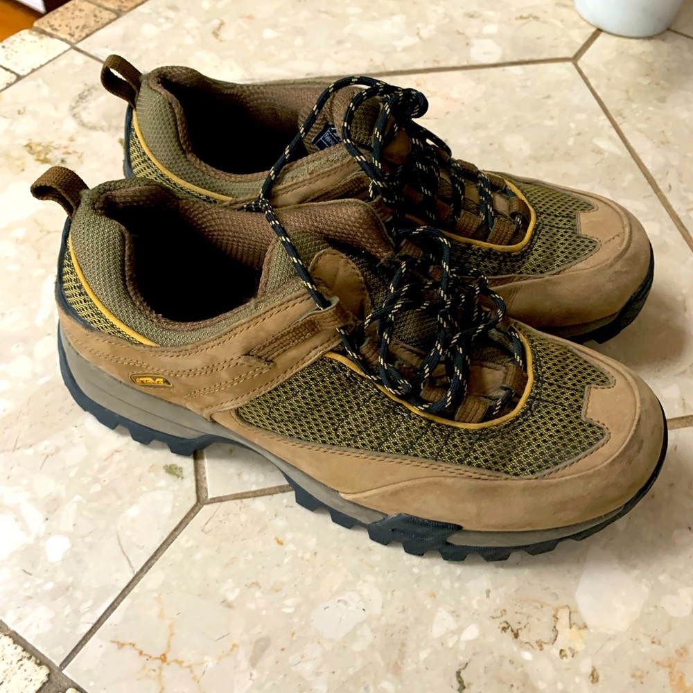 Teva Womens Size 9 Vibram sole Lace-up Hiking Shoe.